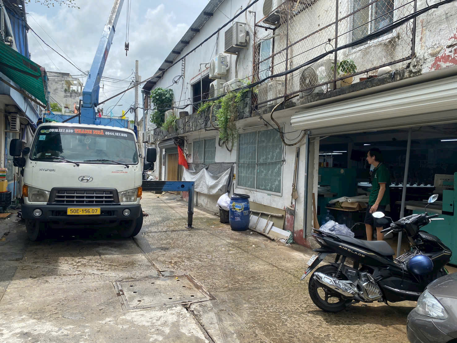 Cho Thuê Xe Cẩu Mini – Giải Pháp Hiệu Quả Cho Không Gian Nhỏ Hẹp
