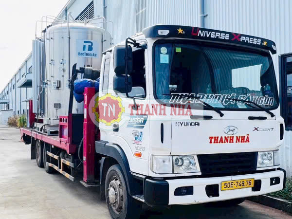 Giao bồn chứa cho khách hàng tại Cà Mau