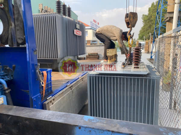 Dịch vụ nâng cẩu Thanh Nhã đi KCN Tân Bình