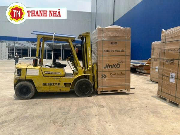  Cho thuê xe nâng hỗ trợ vận chuyển Pin giá rẻ tại TP.HCM