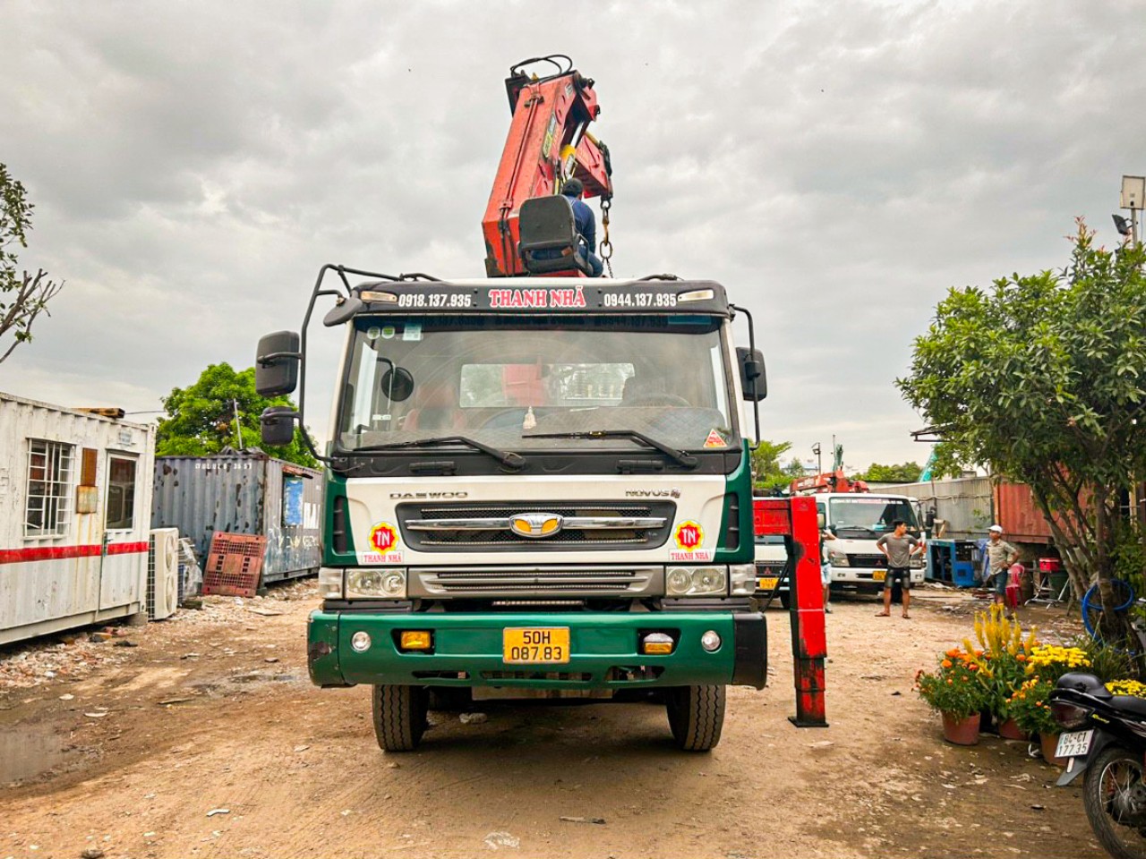 Thuê Xe Tải Gắn Cẩu Tại KCN Tân Phú Trung, TP. HCM - 2