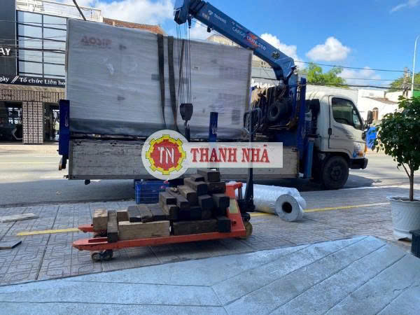 Dịch vụ cho thuê xe cẩu vận chuyển máy phát điện công nghiệp: Giải pháp tối ưu cho mọi công trình