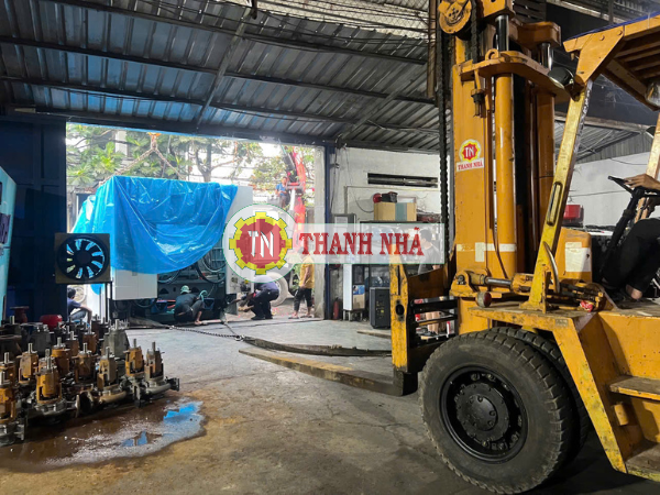 Dịch Vụ Cho Thuê Xe Nâng Hỗ Trợ Nâng Hạ Thiết Bị Tại Bình Tân