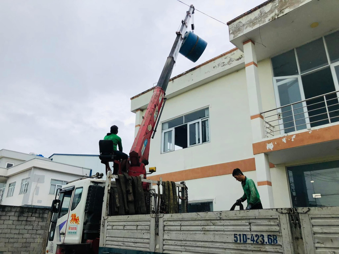 Dịch vụ nâng cẩu của công ty Thanh Nhã