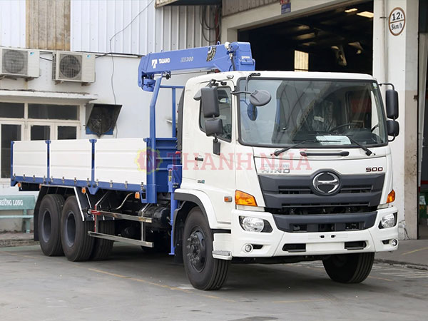 Xe tải cẩu HINO - Những điều bạn cần biết